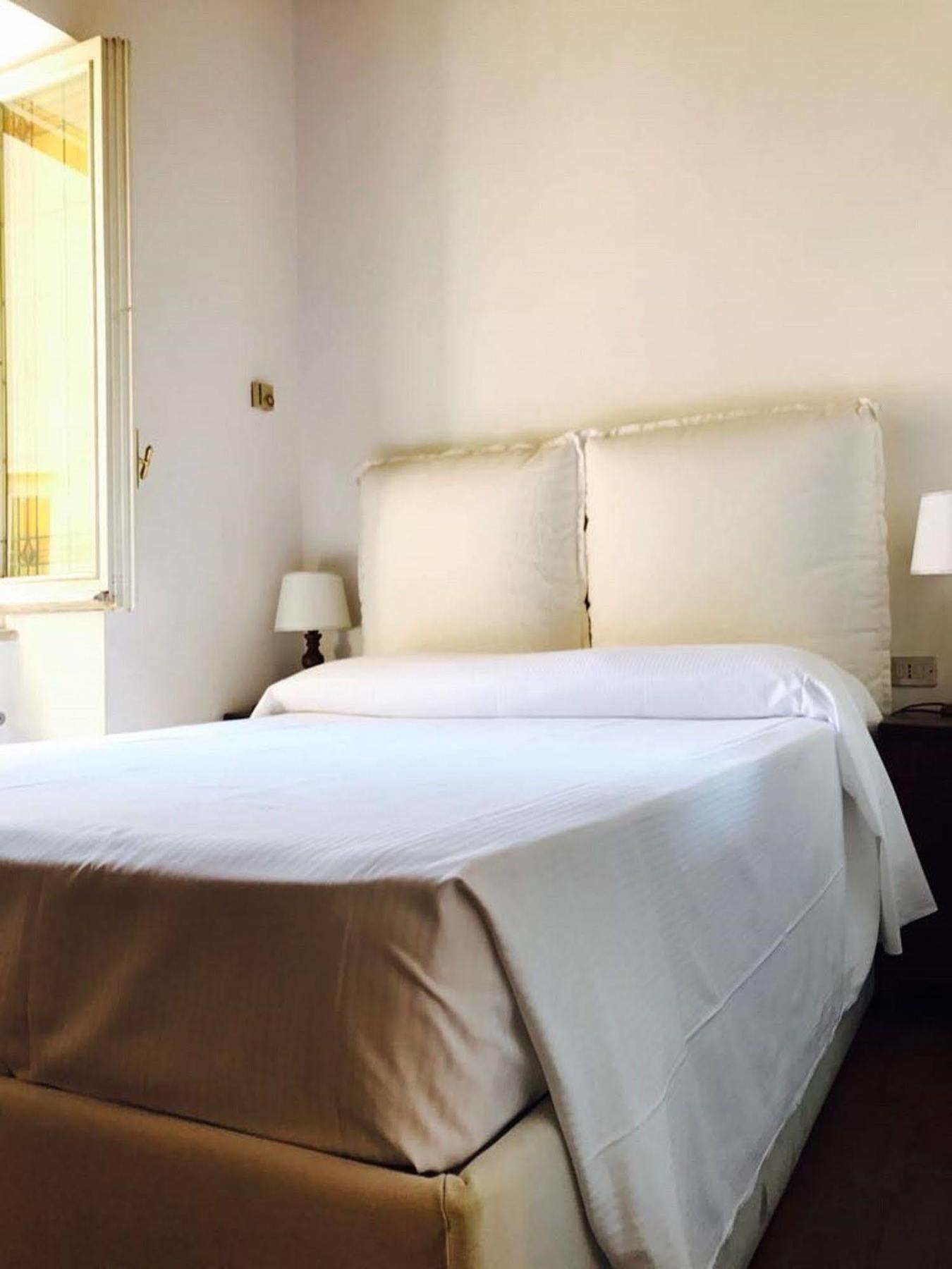 Hotel Trinita Dei Monti Rome Luaran gambar
